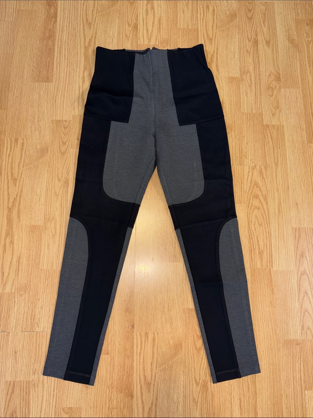 BCBG Max Azria Charcoal and Black Pull on Ponte Pants Medium